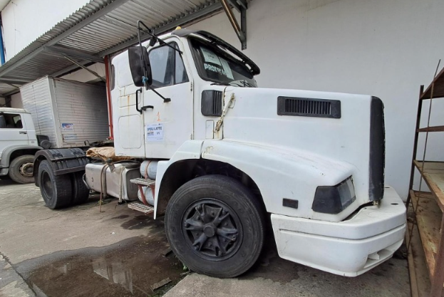 CAMINHÃO VOLVO N10 1985